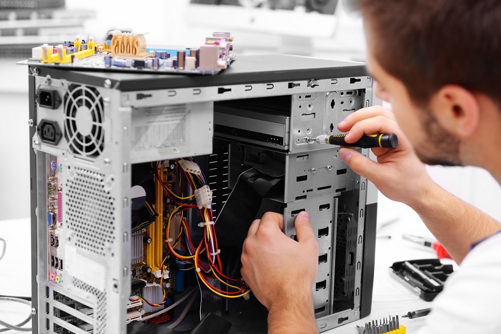 Seattle’s Savvy: Your 8-Step Guide to Choosing the Right PC Repair Company