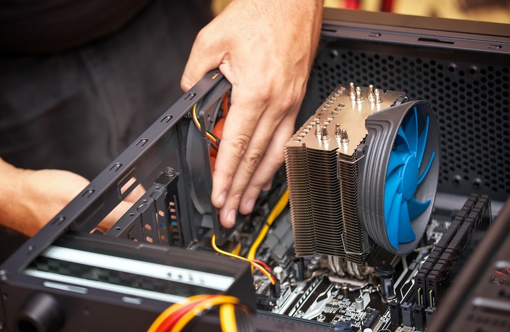 Navigating PC Troubles in Seattle: Expert Repair Services vs. DIY Fixes