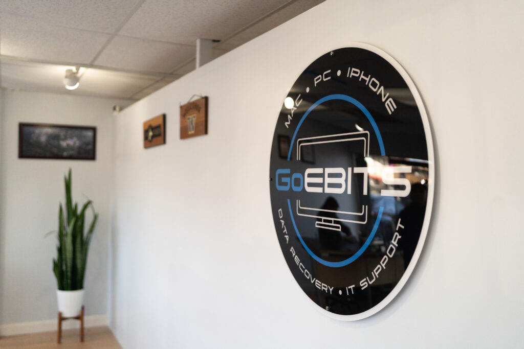 GoEbits seattle showroom that repairs iphone androids MacBook and laptop repair service