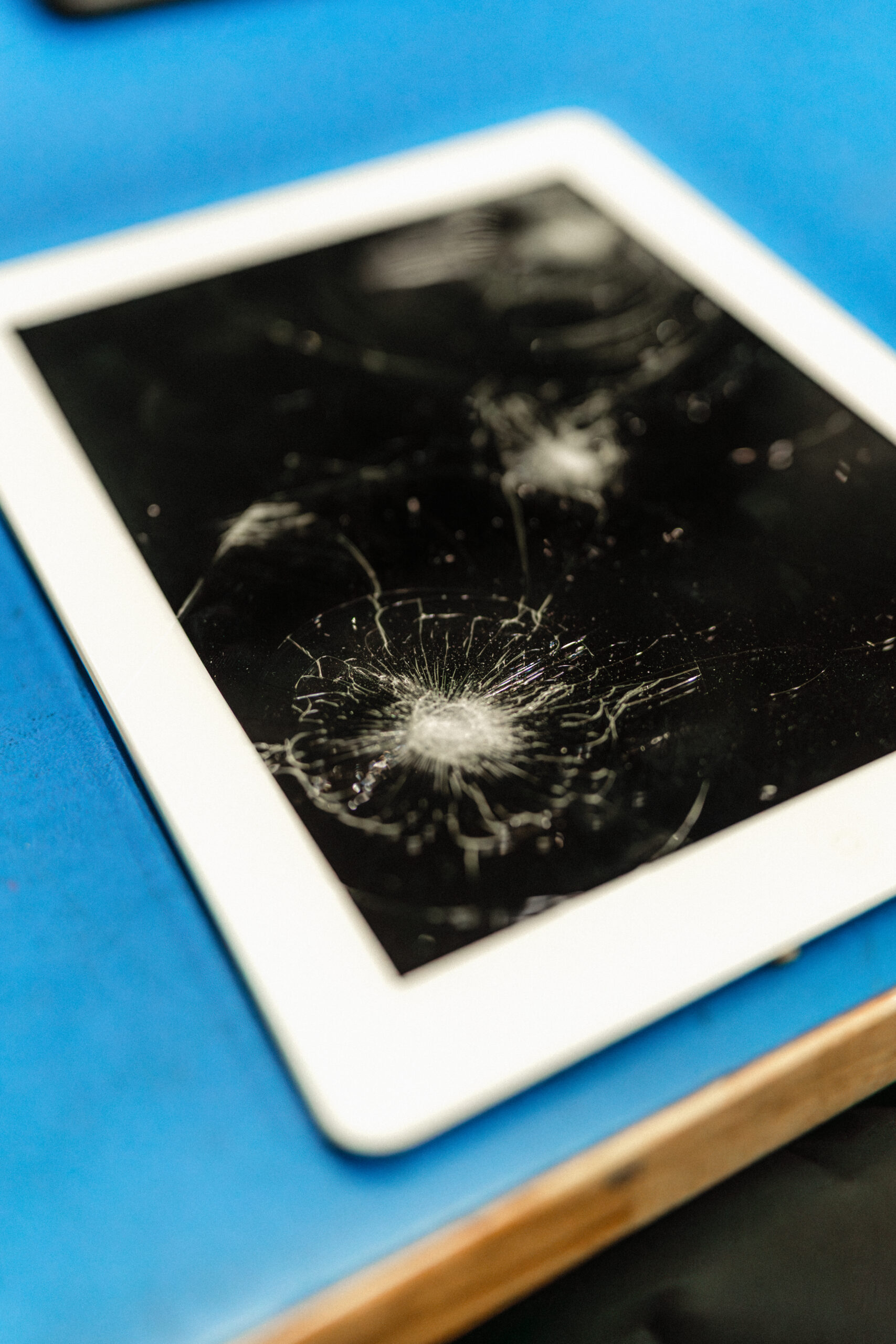 broken ipad in for screen repair motherboard repair and battery