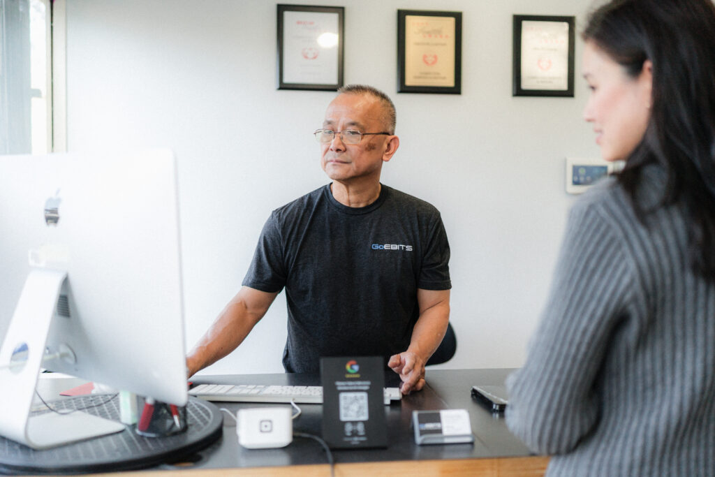customer service interaction apple iphone check in for repair